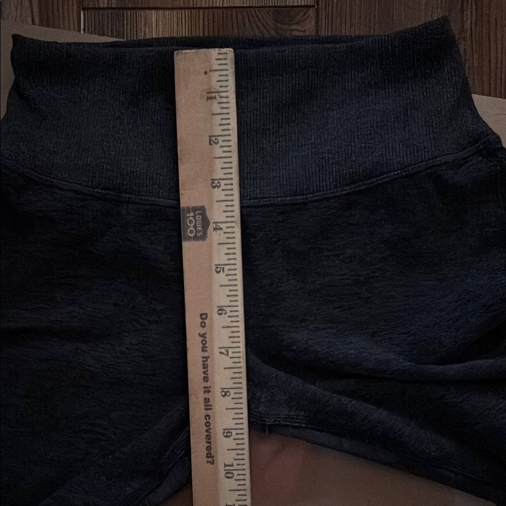 ALO Yoga Charcoal Leggings - Picture 3 of 7